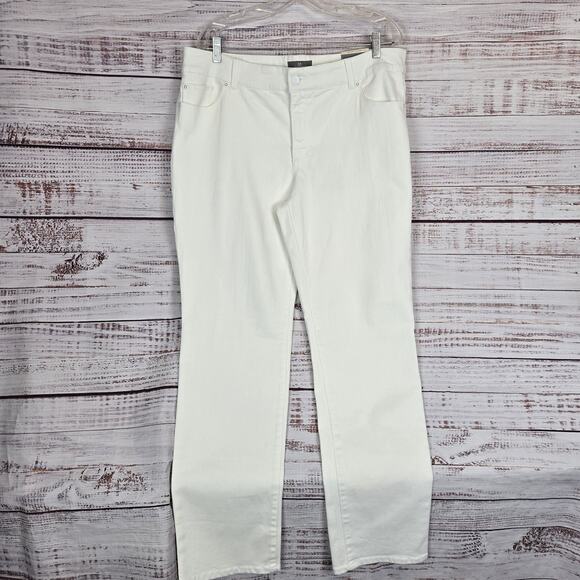 Chicos So Slimming Pants 3 (XL) Regular Slim Leg Stretch Denim Tummy Control NWT - Picture 1 of 12